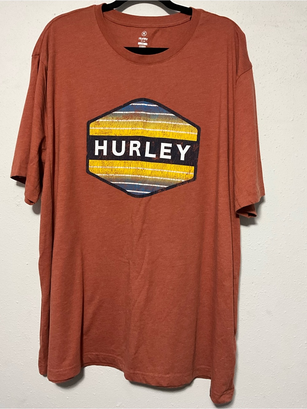 Hurley Mens XXL Rust Orange Graphic Tee Short Sleeve Surf Shirt⁠